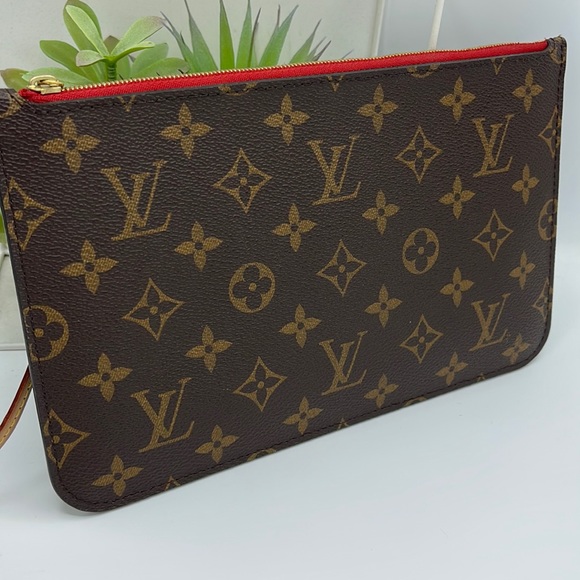 Louis Vuitton pochette - Picture 1 of 10